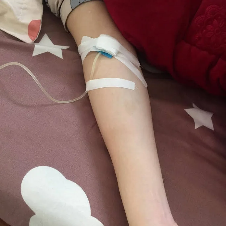 1001+ Hình truyền nước biển ảnh nằm viện chụp tay THẬT NHẤT | Yody (3)