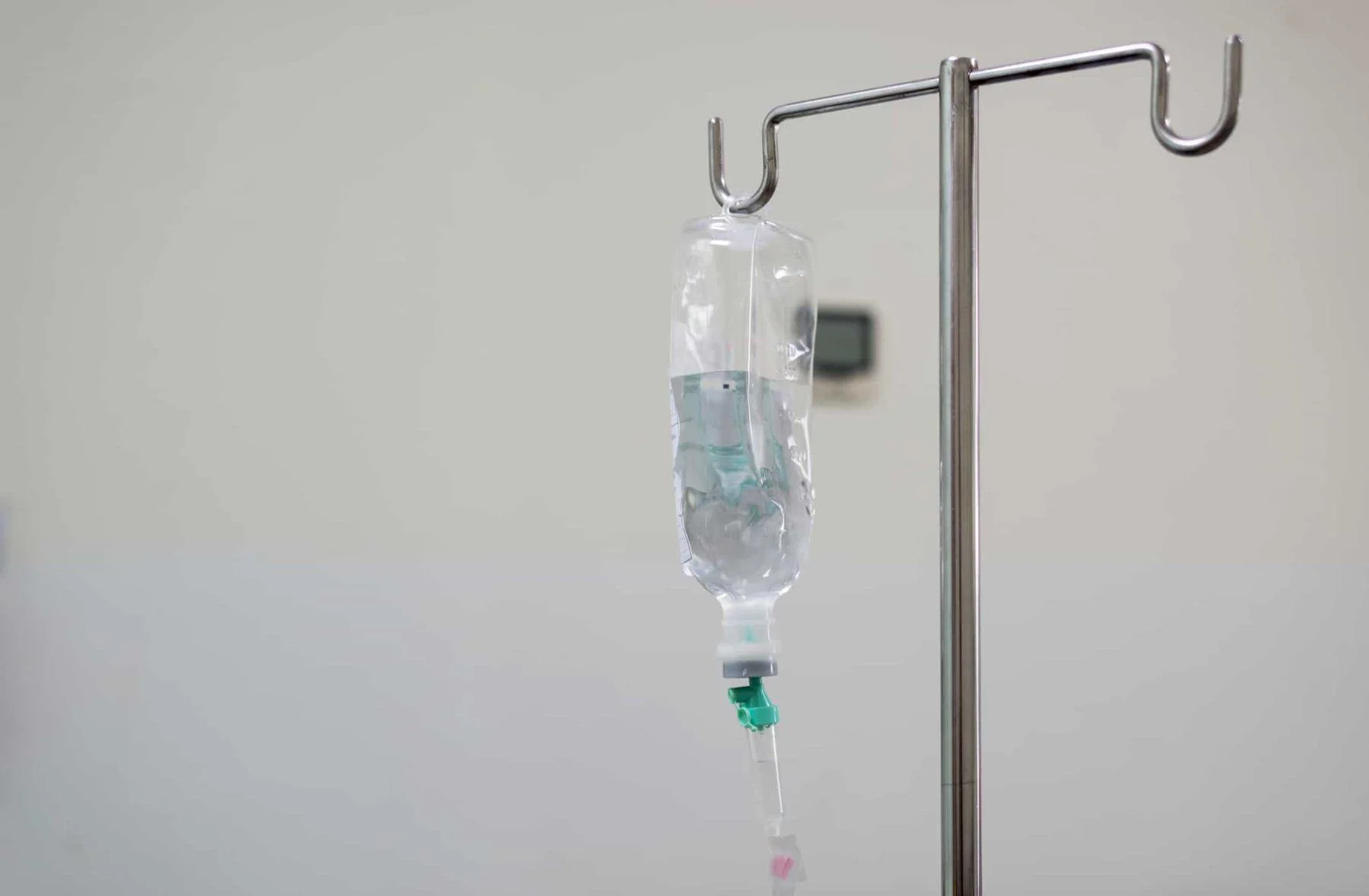 Truyền nước biển có tác dụng gì? | Vinmec