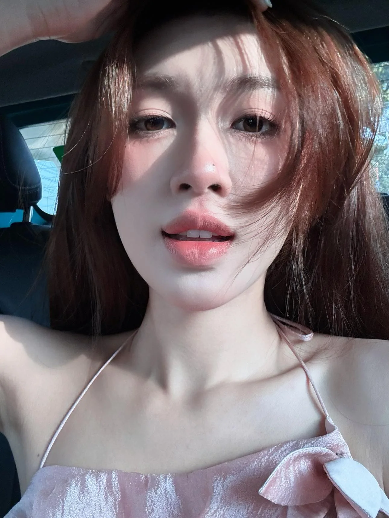 Hot girl xinh đẹp "vô tình" tung ảnh quyến rũ, cộng đồng mạng "đứng hình" vì cú trượt tay thế kỷ