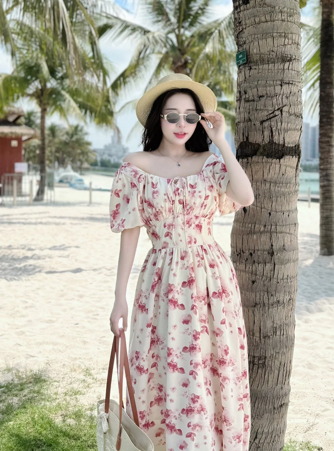 Đầm hoa trễ vai đi biển
