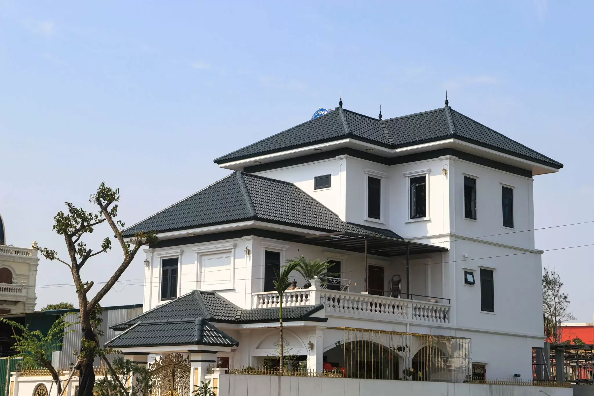Mẫu nhà mái ngói biệt thự đẹp sang trọng